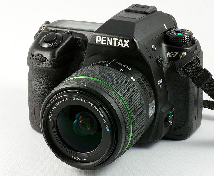 10 of the Best Digital Camera in the Market (SLR Reviews) HenSpark