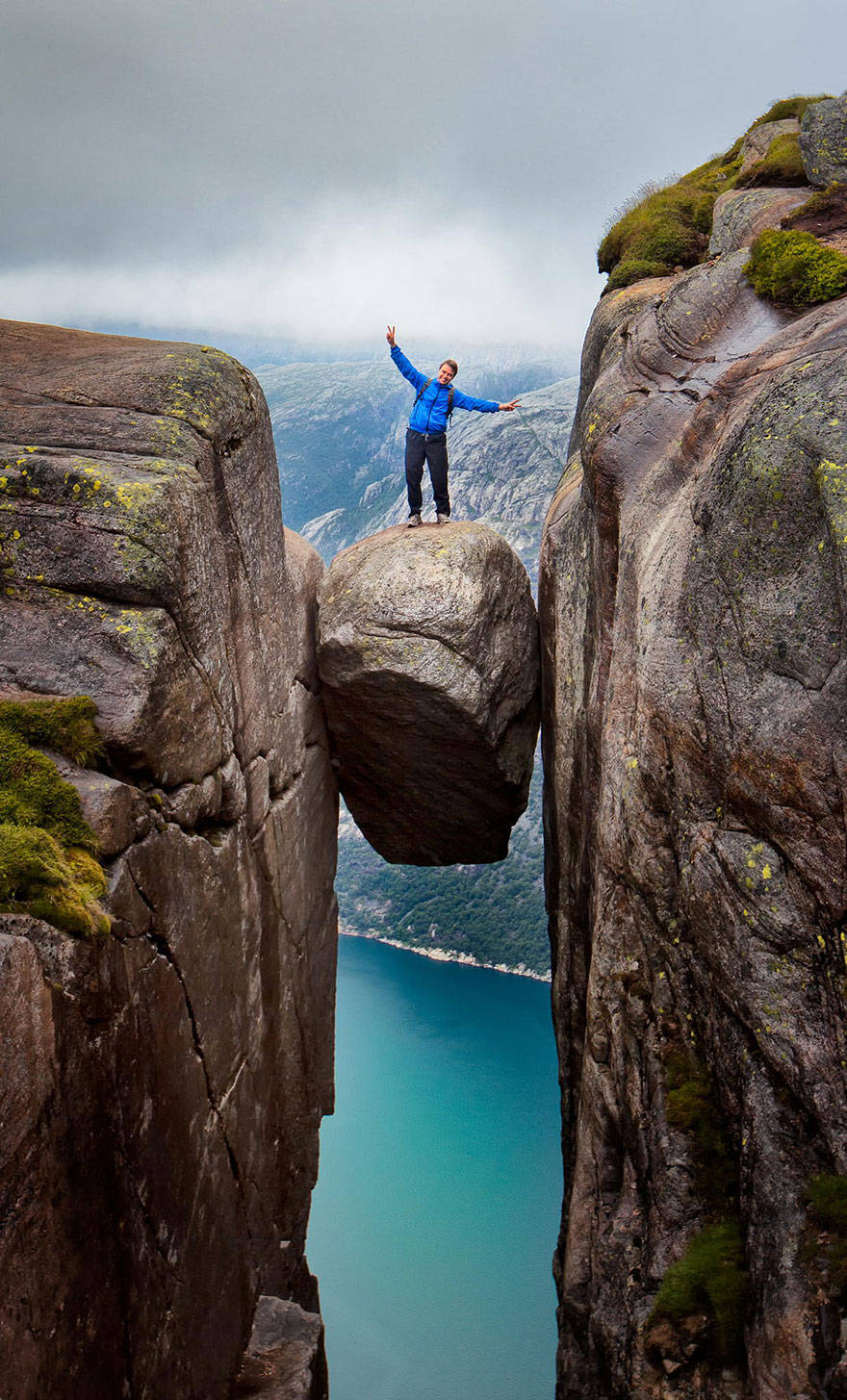 9 - KJEREGBOLTEN BOULDER IN ROGALAND, NORWAY